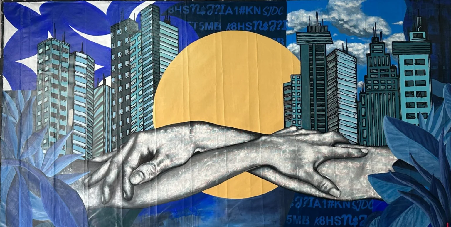 Lona de outdoor reutilizada: obra de arte pintada à mão pelo artista Danilo Sanches é exposta durante convenção da Central de Outdoor, que reforça papel da mídia exterior com as cidades e o ESG