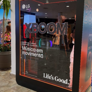 Quiosque da Campanha Boom Boom Pow, da LG, em shoppings de São Paulo.