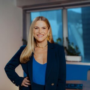 Onfly lança campanha com Ingrid Guimarães visando autoridade da marca no mercado B2B
