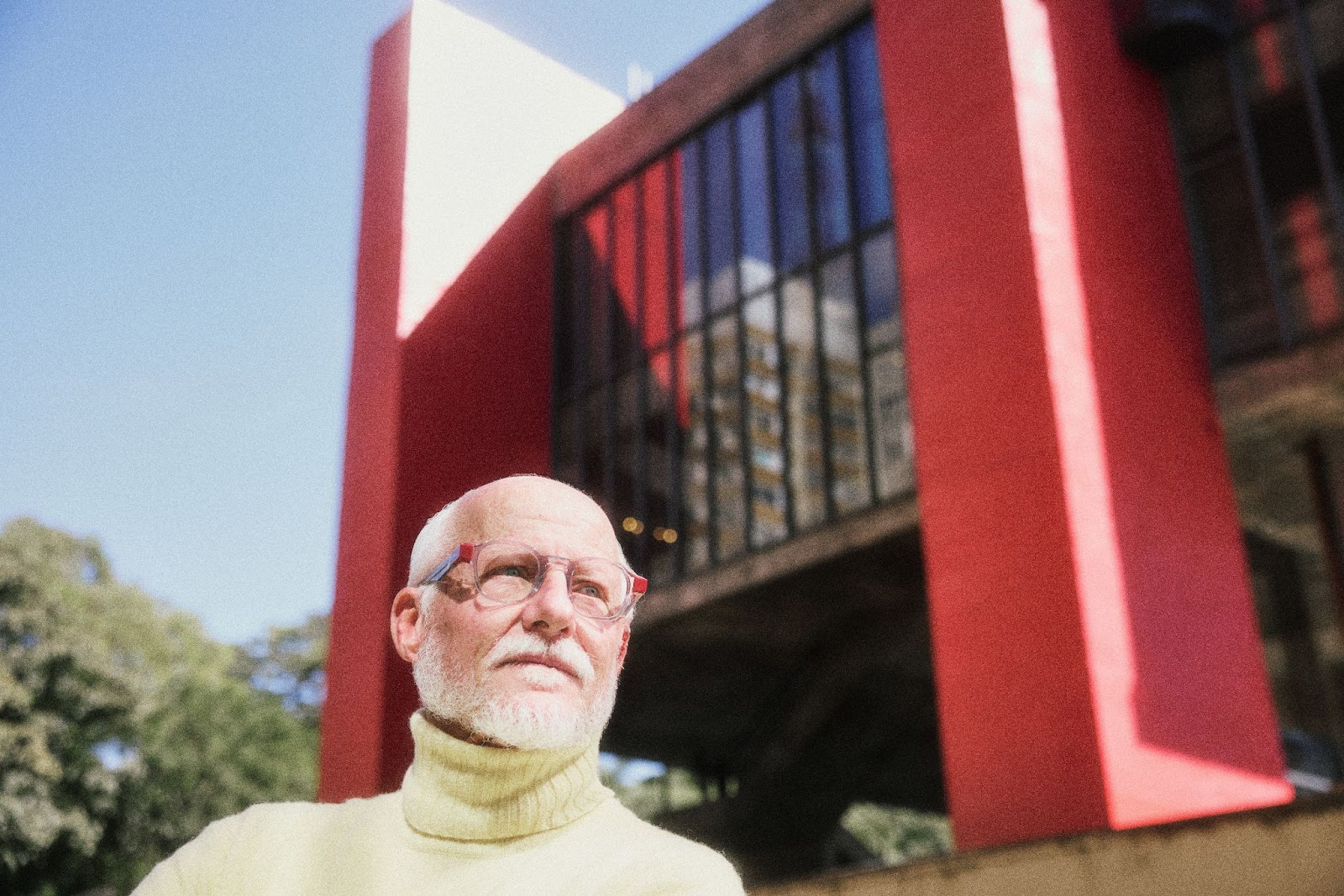 MASP e Zerezes lançam coleção de óculos inspirada no museu