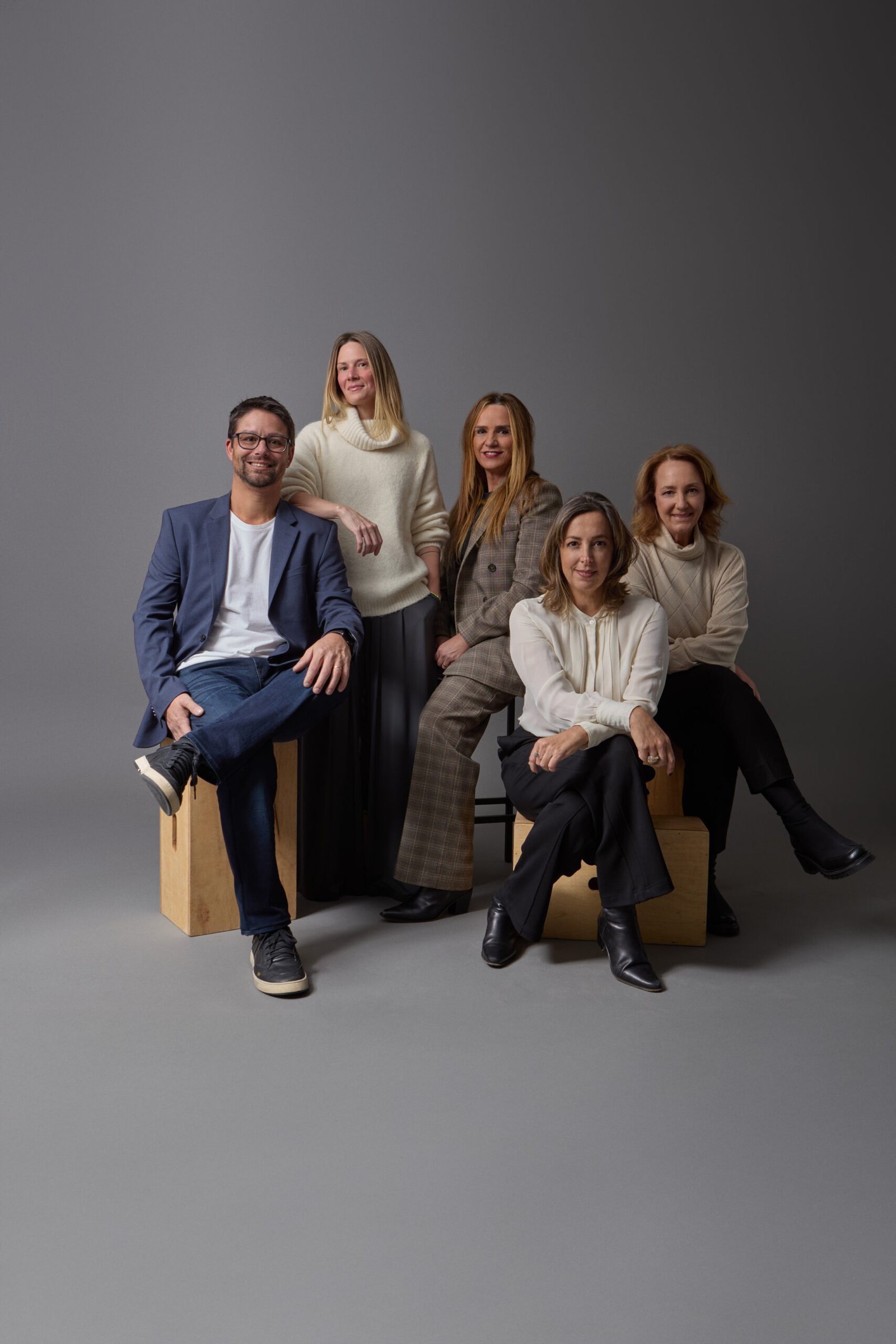 AlmapBBDO reforça área de Atendimento e Negócios com novas contratações e promoções